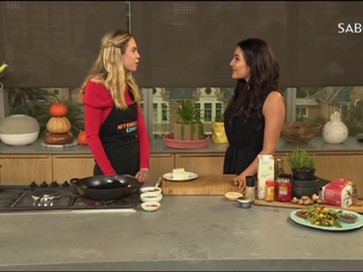 HSI-Africa cooks a delicious #GreenMondaySA recipe on the Afternoon Express Show